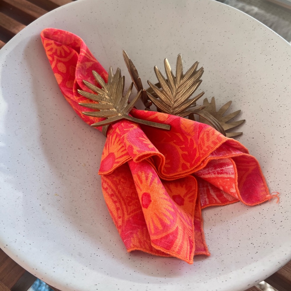 Gold Leaf Napkin Rings - Picture 3 of 4